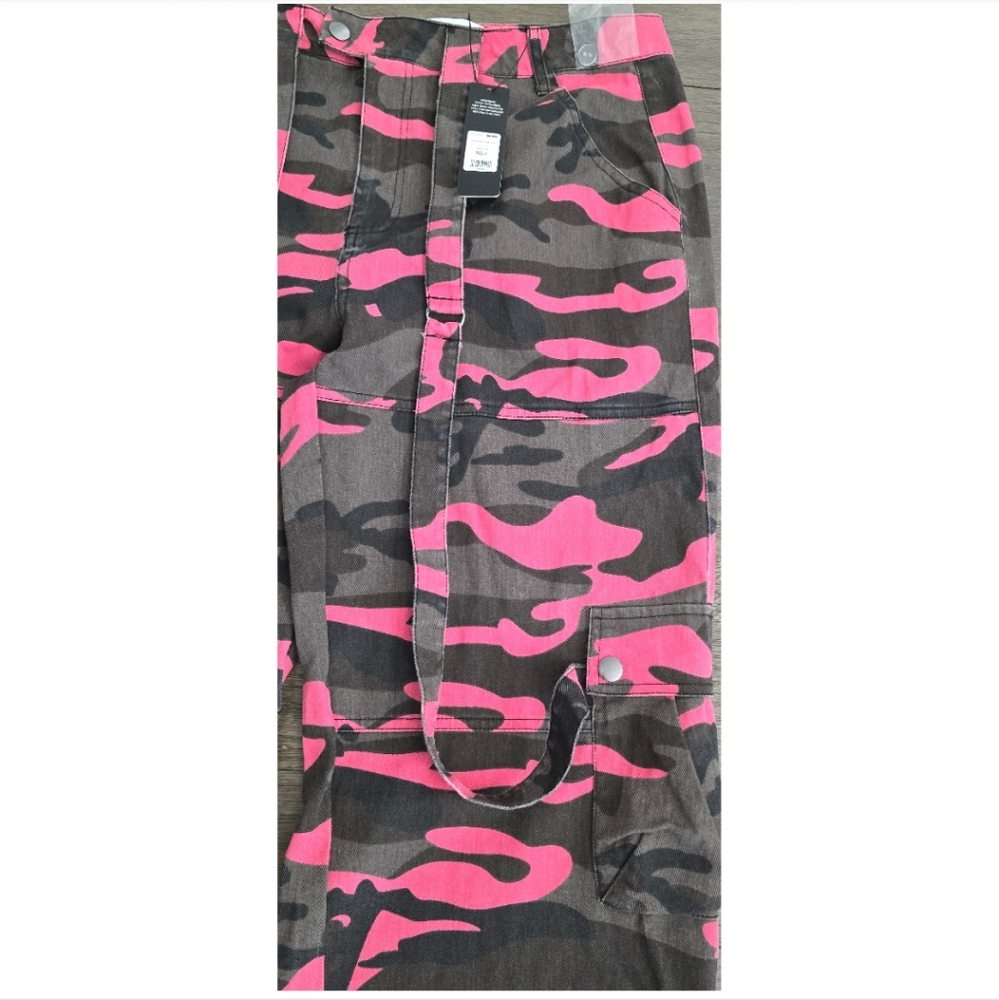Fashion Nova Pink/Combo Cargo Pants Size L - Picture 4 of 10